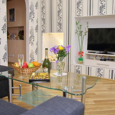 Apartment On Pushkinskaya 16 โอเดสซา ภายนอก รูปภาพ